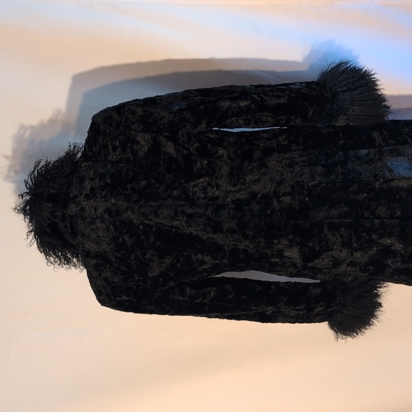 ❤️RARE AUTHENTIC SEARLE CURLY LAMB TRIM COAT  ❤️ - Picture 3 of 11